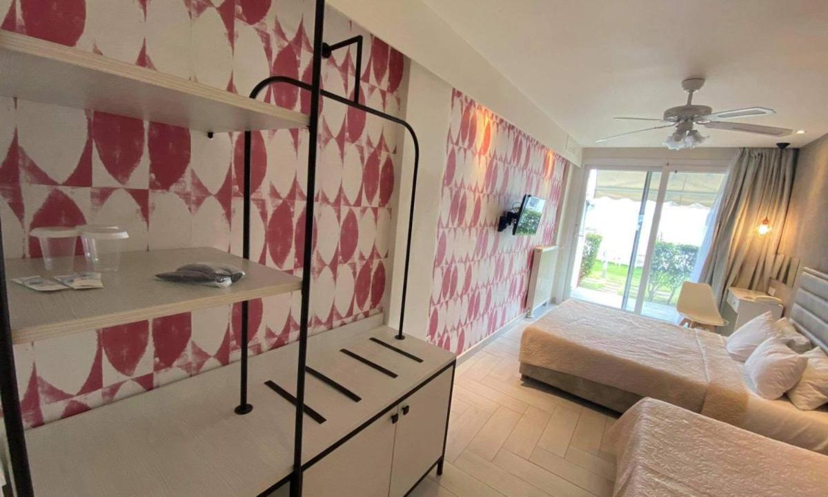 Porto Palio Beach Hotel PalaiónTsiflíkion エクステリア 写真
