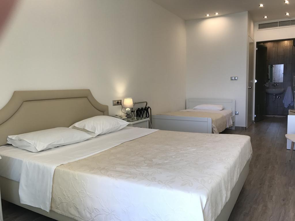 Porto Palio Beach Hotel PalaiónTsiflíkion エクステリア 写真